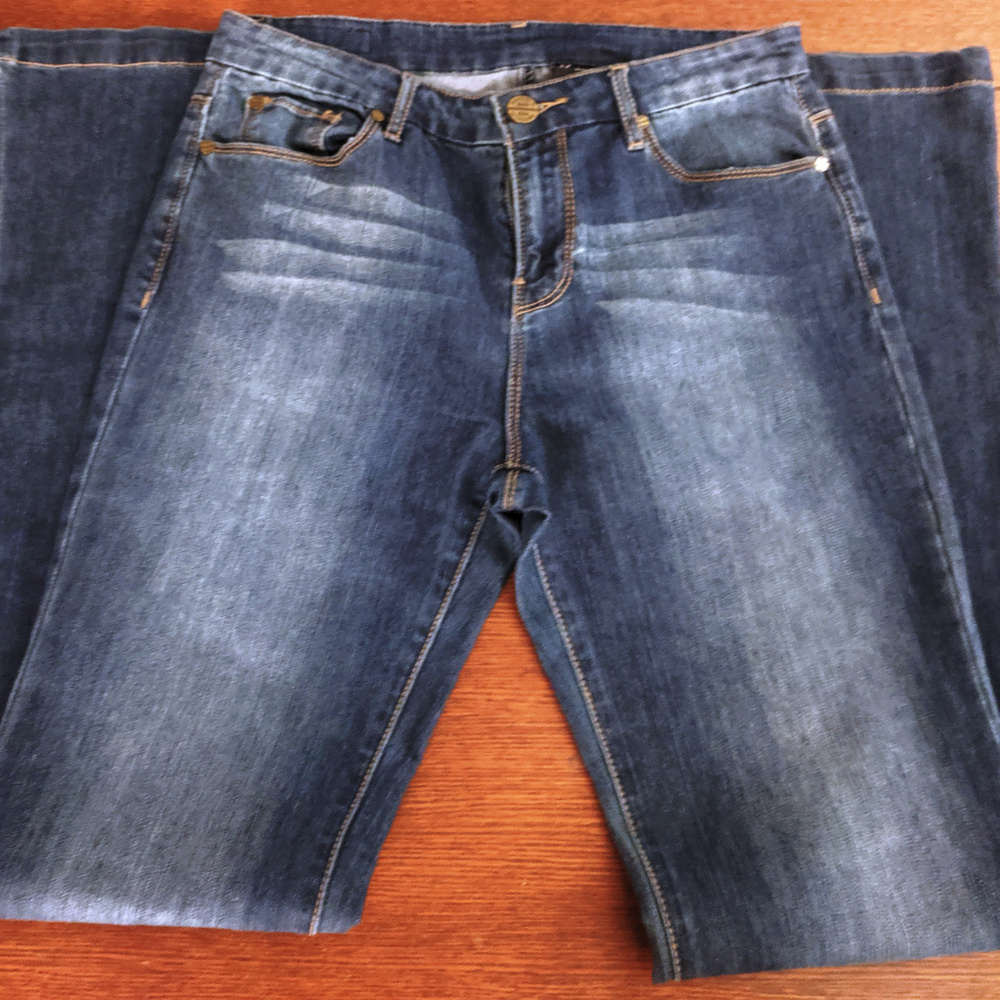 EUC. Taylor Jeans Size 00R 26" Waist 32" Inseam